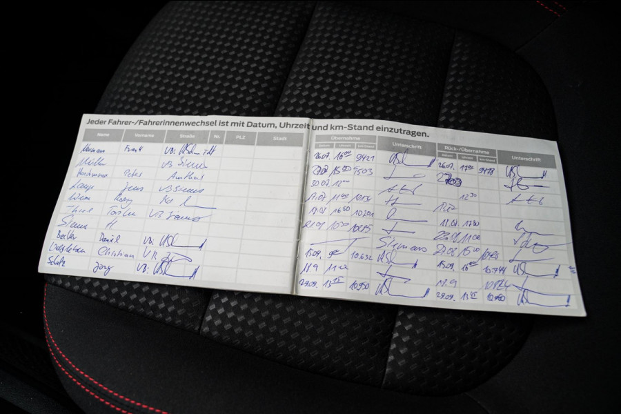Ford Kuga 2.5 PHEV ST-Line | Automaat | Adaptieve Cruise Control | Lane assist | LED | Stoelverwarming | Camera | Lane Keeping