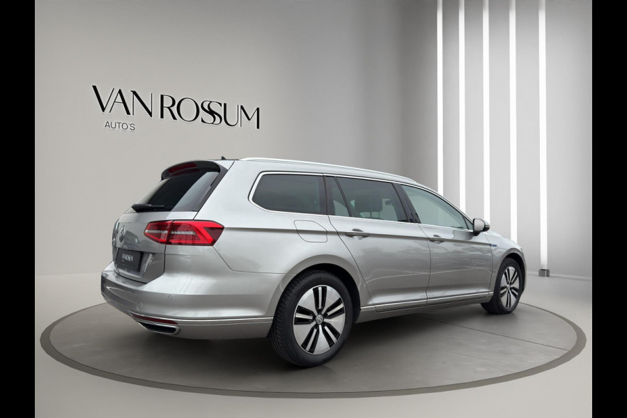 Volkswagen Passat Variant 1.4 TSI GTE Highline | Leder Stoel en verwarmd   | Head-up | Trekhaak Wegklap | Pano | Volkswagen Passat Variant 1.4 TSI GTE Highline | Leder Stoel en verwarmd   | Head-up | Trekhaak Wegklap | Pano |