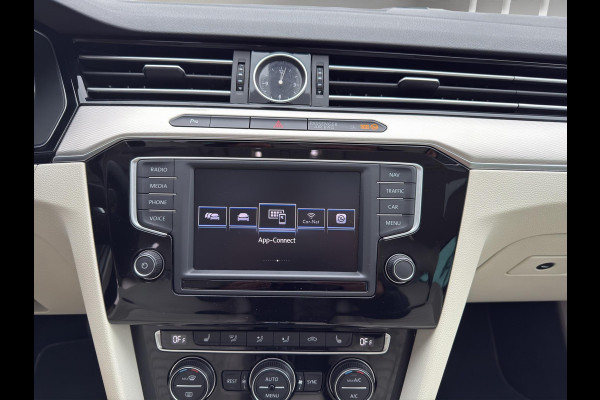 Volkswagen Passat Variant 1.4 TSI GTE Highline | Leder Stoel en verwarmd   | Head-up | Trekhaak Wegklap | Pano | Volkswagen Passat Variant 1.4 TSI GTE Highline | Leder Stoel en verwarmd   | Head-up | Trekhaak Wegklap | Pano |