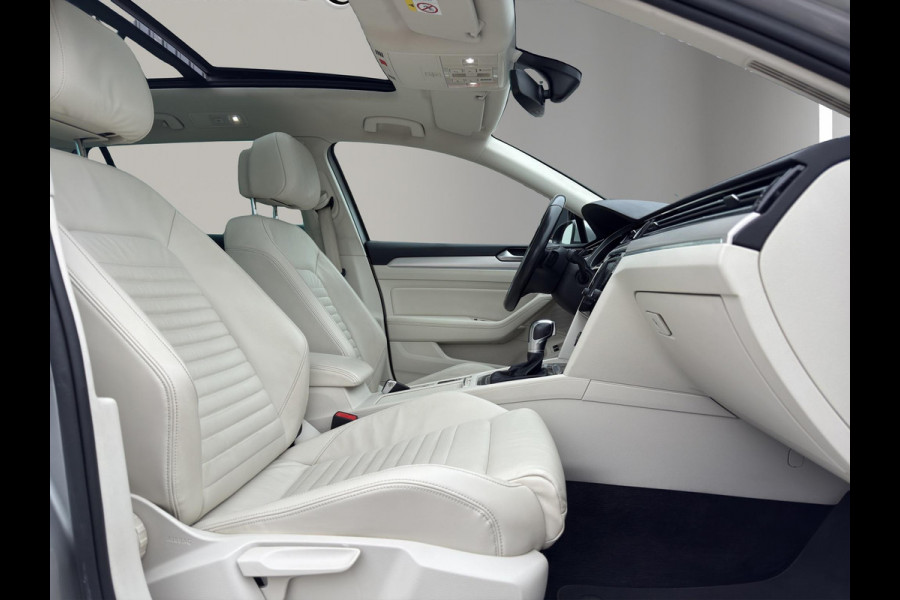 Volkswagen Passat Variant 1.4 TSI GTE Highline | Leder Stoel en verwarmd   | Head-up | Trekhaak Wegklap | Pano | Volkswagen Passat Variant 1.4 TSI GTE Highline | Leder Stoel en verwarmd   | Head-up | Trekhaak Wegklap | Pano |