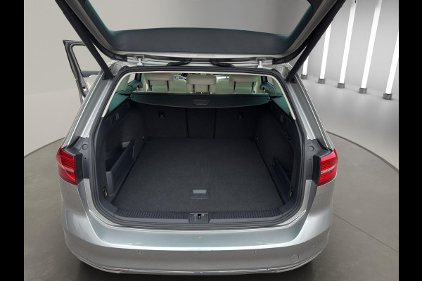 Volkswagen Passat Variant 1.4 TSI GTE Highline | Leder Stoel en verwarmd   | Head-up | Trekhaak Wegklap | Pano | Volkswagen Passat Variant 1.4 TSI GTE Highline | Leder Stoel en verwarmd   | Head-up | Trekhaak Wegklap | Pano |