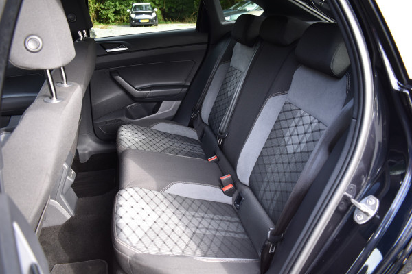 Volkswagen Taigo TSI 110PK R-LINE SPORT IQ-LIGHT/CARPLAY/PANORAMADAK