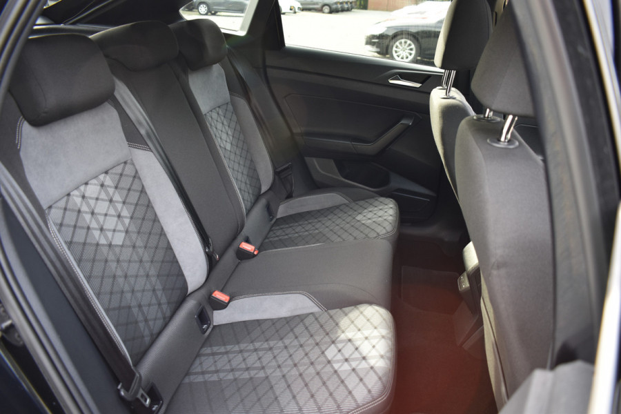 Volkswagen Taigo TSI 110PK R-LINE SPORT IQ-LIGHT/CARPLAY/PANORAMADAK