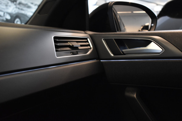 Volkswagen Taigo TSI 110PK R-LINE SPORT IQ-LIGHT/CARPLAY/PANORAMADAK