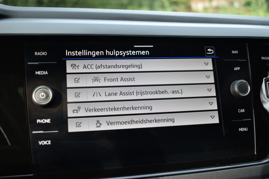 Volkswagen Taigo TSI 110PK R-LINE SPORT IQ-LIGHT/CARPLAY/PANORAMADAK