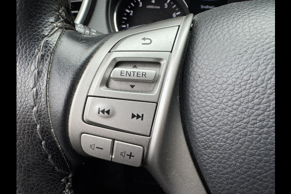 Nissan QASHQAI 1.2 N-Connecta | Navigatie | Camera | DAB | Lichtmetalen Velgen | Trekhaak |