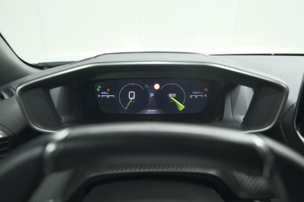 Peugeot 2008 PureTech 130 EAT8 GT | Camera | Apple Carplay | Parkeersensoren | 17 Inch Lichtmetalen Velgen