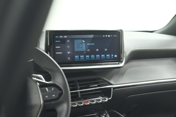 Peugeot 2008 PureTech 130 EAT8 GT | Camera | Apple Carplay | Parkeersensoren | 17 Inch Lichtmetalen Velgen