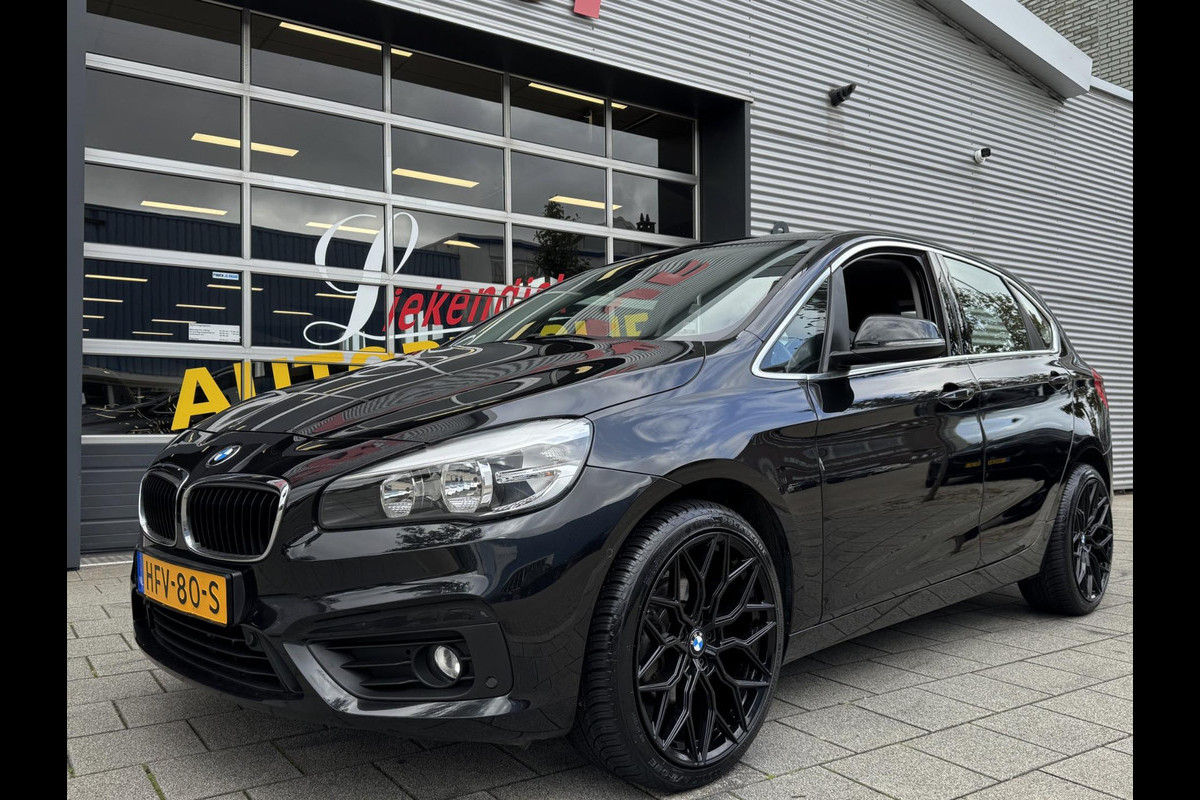 BMW 2 Serie Active Tourer 218i Advantage - Navigatie / Apple CarPlay I Airco I PDC I 19 inch Sport velgen I Dealer onderhouden