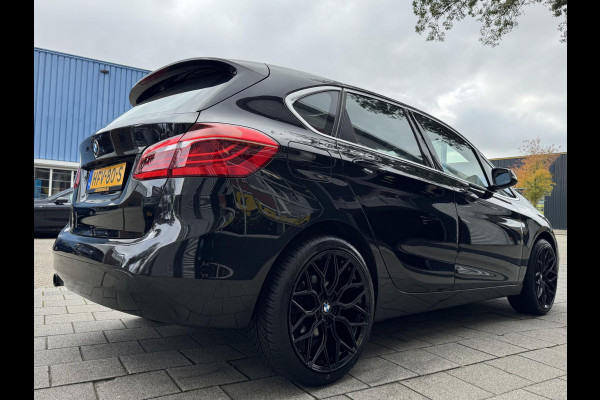 BMW 2 Serie Active Tourer 218i Advantage - Navigatie / Apple CarPlay I Airco I PDC I 19 inch Sport velgen I Dealer onderhouden