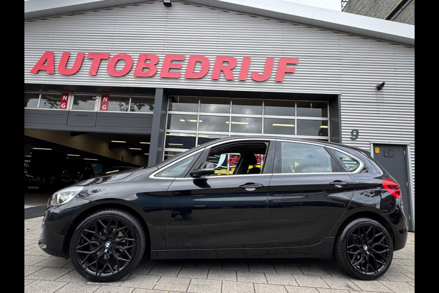 BMW 2 Serie Active Tourer 218i Advantage - Navigatie / Apple CarPlay I Airco I PDC I 19 inch Sport velgen I Dealer onderhouden