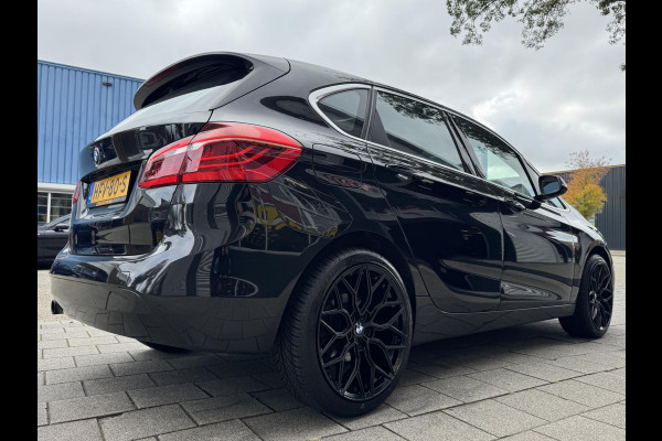 BMW 2 Serie Active Tourer 218i Advantage - Navigatie / Apple CarPlay I Airco I PDC I 19 inch Sport velgen I Dealer onderhouden