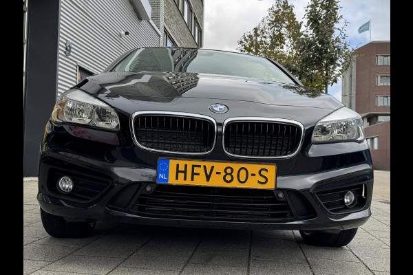 BMW 2 Serie Active Tourer 218i Advantage - Navigatie / Apple CarPlay I Airco I PDC I 19 inch Sport velgen I Dealer onderhouden