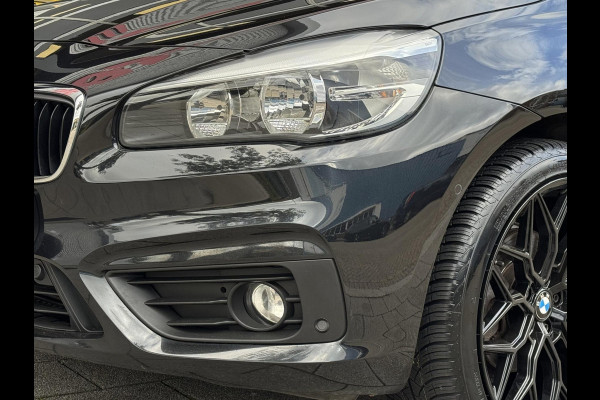 BMW 2 Serie Active Tourer 218i Advantage - Navigatie / Apple CarPlay I Airco I PDC I 19 inch Sport velgen I Dealer onderhouden