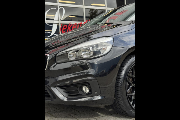 BMW 2 Serie Active Tourer 218i Advantage - Navigatie / Apple CarPlay I Airco I PDC I 19 inch Sport velgen I Dealer onderhouden