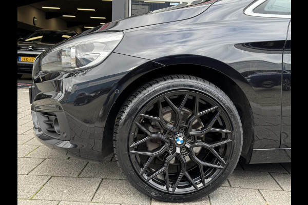 BMW 2 Serie Active Tourer 218i Advantage - Navigatie / Apple CarPlay I Airco I PDC I 19 inch Sport velgen I Dealer onderhouden