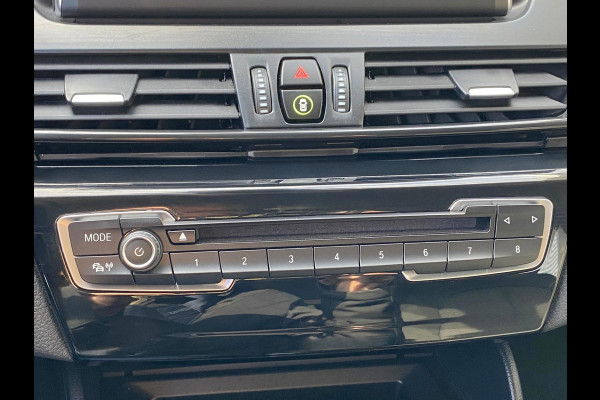 BMW 2 Serie Active Tourer 218i Advantage - Navigatie / Apple CarPlay I Airco I PDC I 19 inch Sport velgen I Dealer onderhouden
