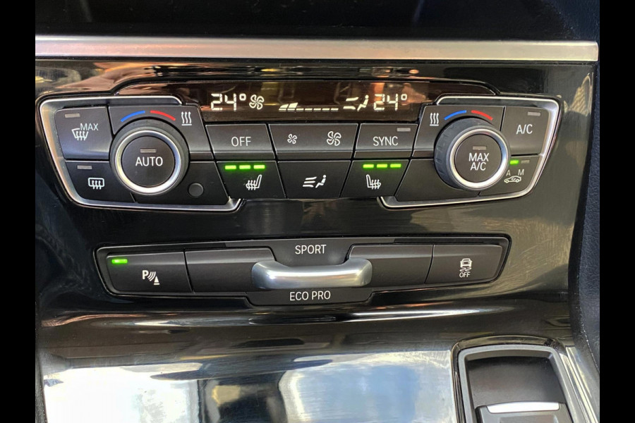 BMW 2 Serie Active Tourer 218i Advantage - Navigatie / Apple CarPlay I Airco I PDC I 19 inch Sport velgen I Dealer onderhouden