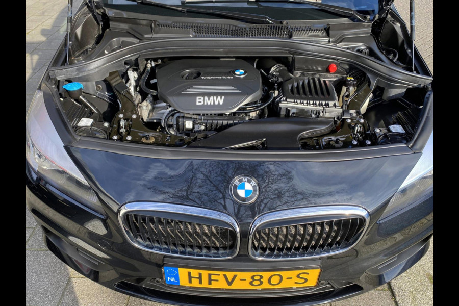 BMW 2 Serie Active Tourer 218i Advantage - Navigatie / Apple CarPlay I Airco I PDC I 19 inch Sport velgen I Dealer onderhouden
