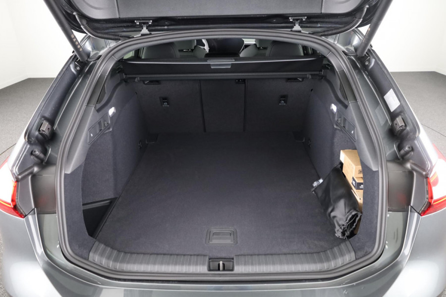 Audi A6 Avant e-tron S edition performance 100 kWh 367pk | Luchtvering | Rode Remzadels | Winterpakket | 21 inch lichtmetalen velgen