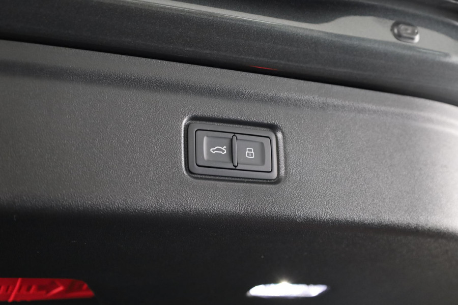 Audi A6 Avant e-tron S edition performance 100 kWh 367pk | Luchtvering | Rode Remzadels | Winterpakket | 21 inch lichtmetalen velgen