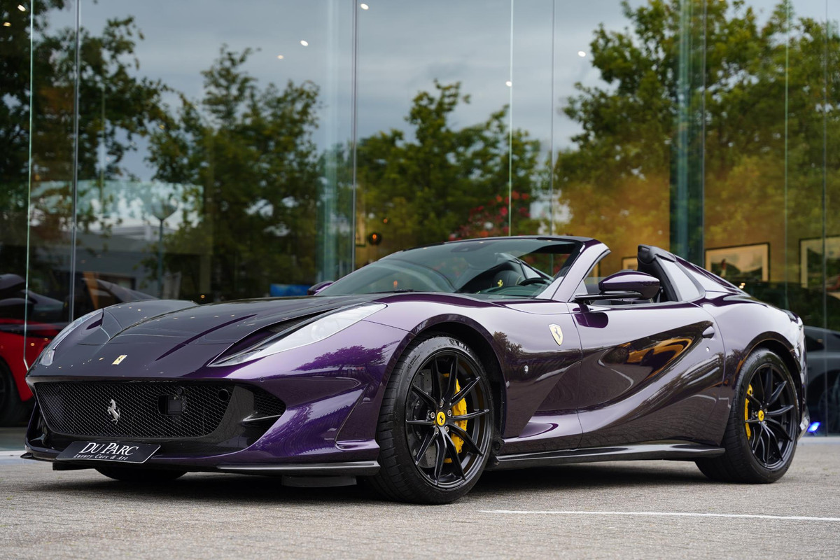 Ferrari 812 GTS 6.5 V12 HELE Viola Hong Kong Carbon Lifting Ferrari 812 GTS 6.5 V12 HELE Viola Hong Kong Carbon Lifting
