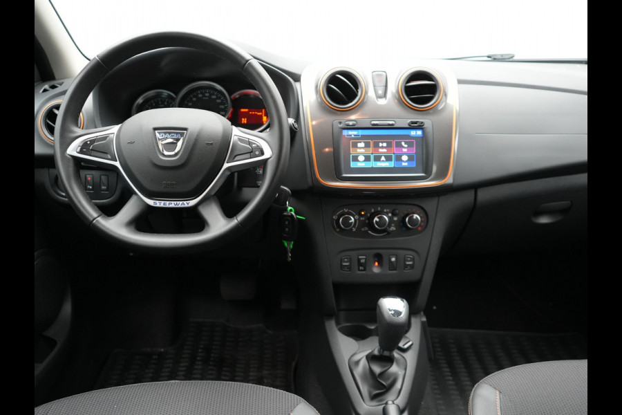Dacia Logan MCV 0.9 TCe Stepway Automaat Dealer O.H | Trekhaak Afneembaar | Standkachel | Camera | Navi Full Map | Cruise Control |