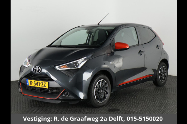 Toyota Aygo 1.0 VVT-i X-Fun Sport + Coral Red Pack | 1e eigenaar | Dealer onderhouden | Airco | Privacy Glass | Elektrische ramen |
