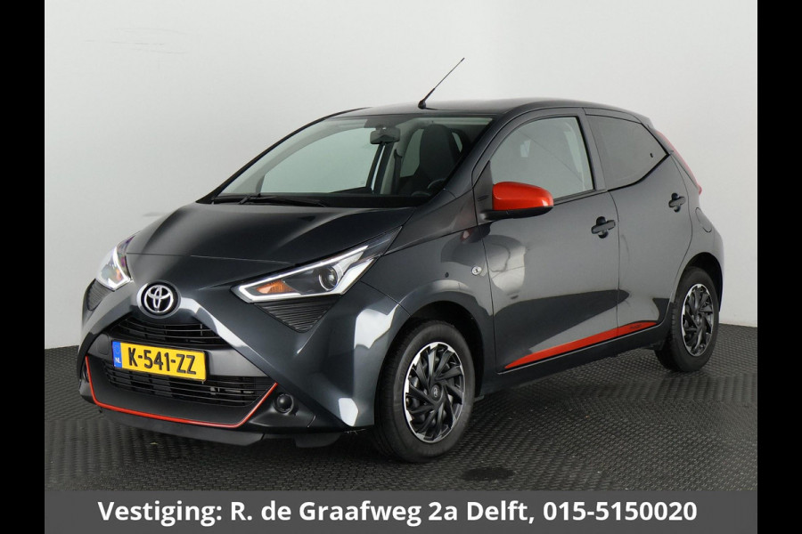 Toyota Aygo 1.0 VVT-i X-Fun Sport + Coral Red Pack | 1e eigenaar | Dealer onderhouden | Airco | Privacy Glass | Elektrische ramen |
