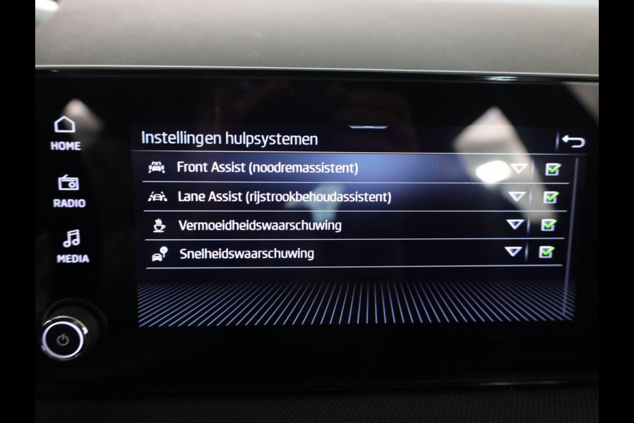 Škoda Fabia 1.0 TSI Monte Carlo 95 pk | Verlengde garantie | Navigatie via App | Parkeersensoren | Achteruitrijcamera | Stoelverwarming |