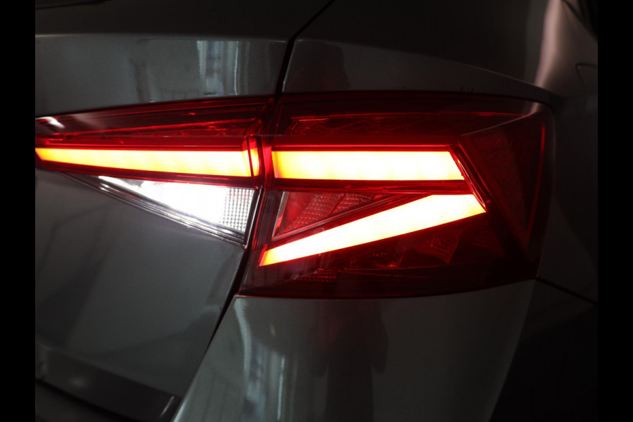 Škoda Fabia 1.0 TSI Monte Carlo 95 pk | Verlengde garantie | Navigatie via App | Parkeersensoren | Achteruitrijcamera | Stoelverwarming |