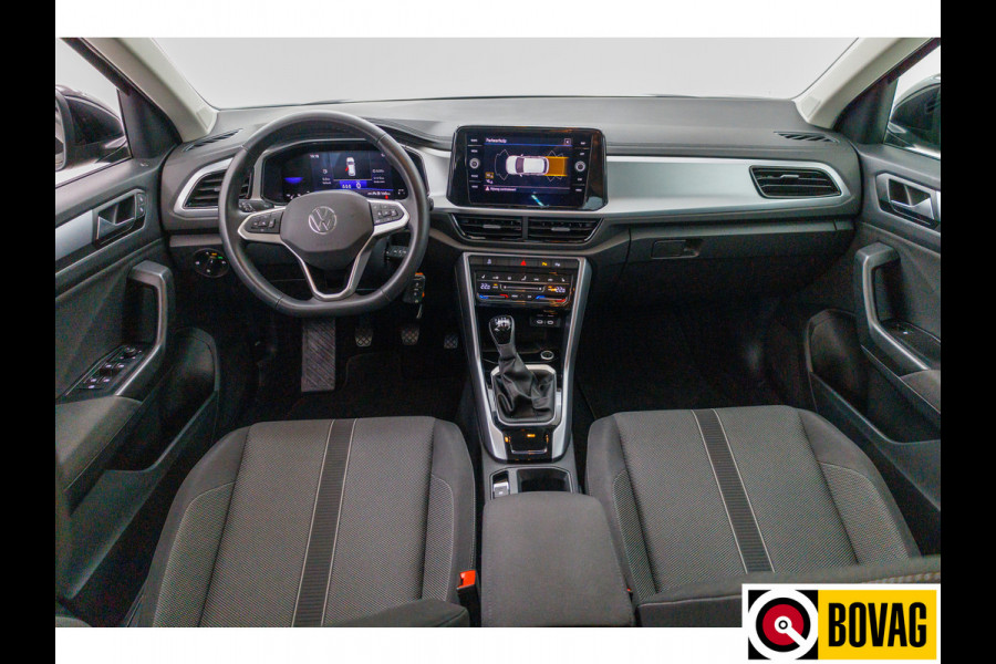 Volkswagen T-Roc 1.0 TSI 116 PK Business Edition | Stoelverw. | Apple Carplay / Android auto | PDC V+A | Automatisch inparkeren, Climate control, all season banden, extra getint glas achter