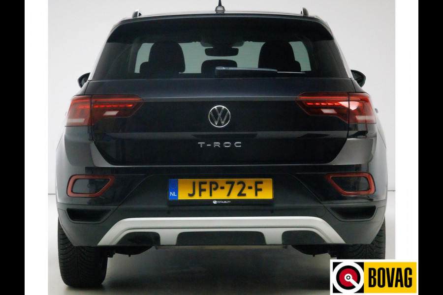 Volkswagen T-Roc 1.0 TSI 116 PK Business Edition | Stoelverw. | Apple Carplay / Android auto | PDC V+A | Automatisch inparkeren, Climate control, all season banden, extra getint glas achter