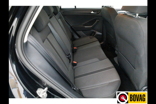 Volkswagen T-Roc 1.0 TSI 116 PK Business Edition | Stoelverw. | Apple Carplay / Android auto | PDC V+A | Automatisch inparkeren, Climate control, all season banden, extra getint glas achter