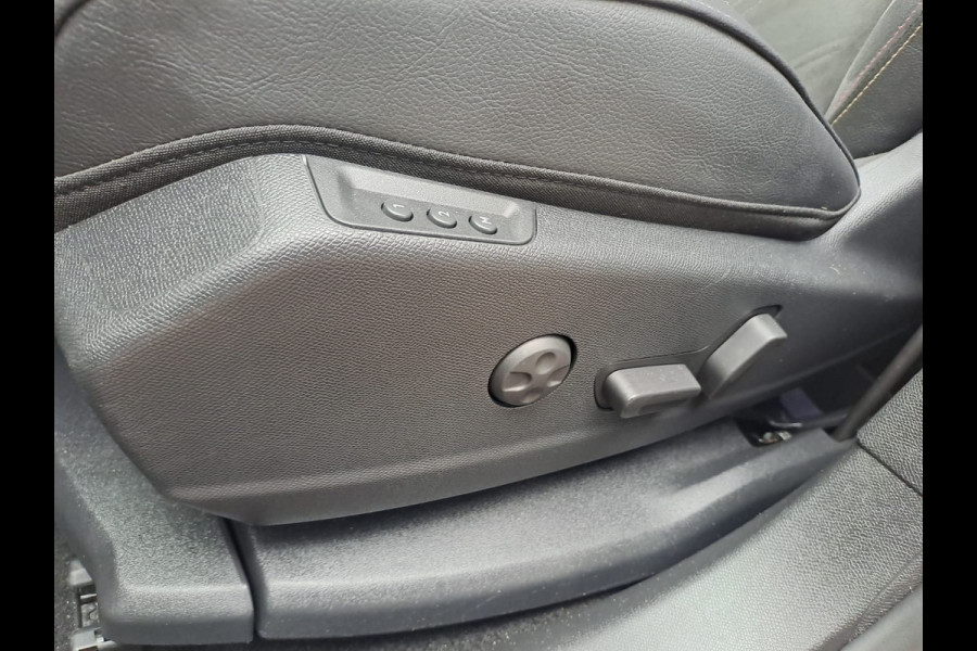 DS 7 Crossback 1.2 PureTech Executive | Automaat | Pano | Trekhaak| LED | Navi | Camera | Keyless | DS 7 Crossback 1.2 PureTech Executive | Automaat | Pano | Trekhaak| LED | Navi | Camera | Keyless |