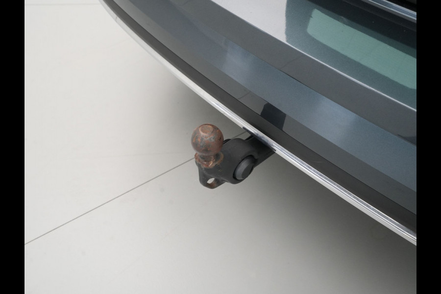 Škoda Karoq 1.5 TSI 150pk DSG Sportline Business Leer Panorama dak Trekhaak Canton