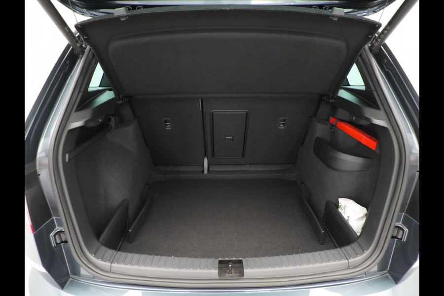 Škoda Karoq 1.5 TSI 150pk DSG Sportline Business Leer Panorama dak Trekhaak Canton