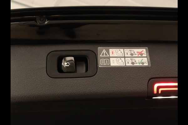 Mercedes-Benz C-Klasse 300e AMG Line | Panoramadak | Trekhaak | 360 Camera | Leder | Stoelverwarming | Adaptive cruise | Memory | Sfeerverlichting | PHEV | Plug In