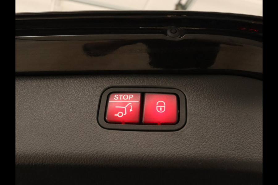 Mercedes-Benz C-Klasse 300e AMG Line | Panoramadak | Trekhaak | 360 Camera | Leder | Stoelverwarming | Adaptive cruise | Memory | Sfeerverlichting | PHEV | Plug In