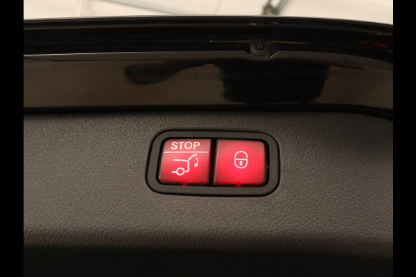 Mercedes-Benz C-Klasse 300e AMG Line | Panoramadak | Trekhaak | 360 Camera | Leder | Stoelverwarming | Adaptive cruise | Memory | Sfeerverlichting | PHEV | Plug In