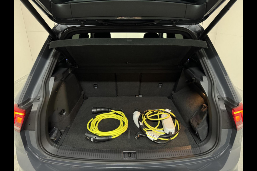 Volkswagen Tiguan 1.4 TSI eHybrid Black Style R-Line Pano Sfeer Trekh.