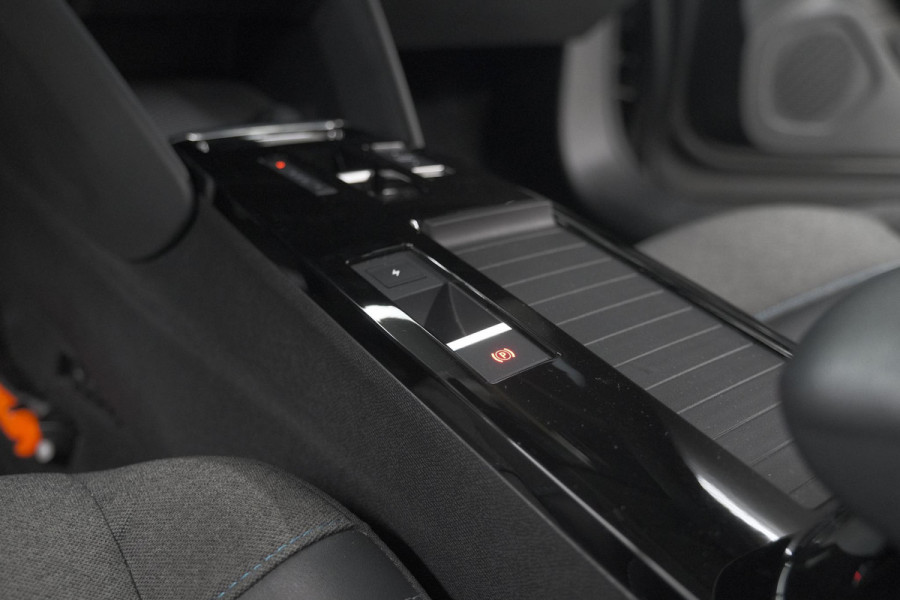 Citroën Ë-C4 Shine 50 kWh | Camera | Pack Winter | Apple Carplay | Navigatie