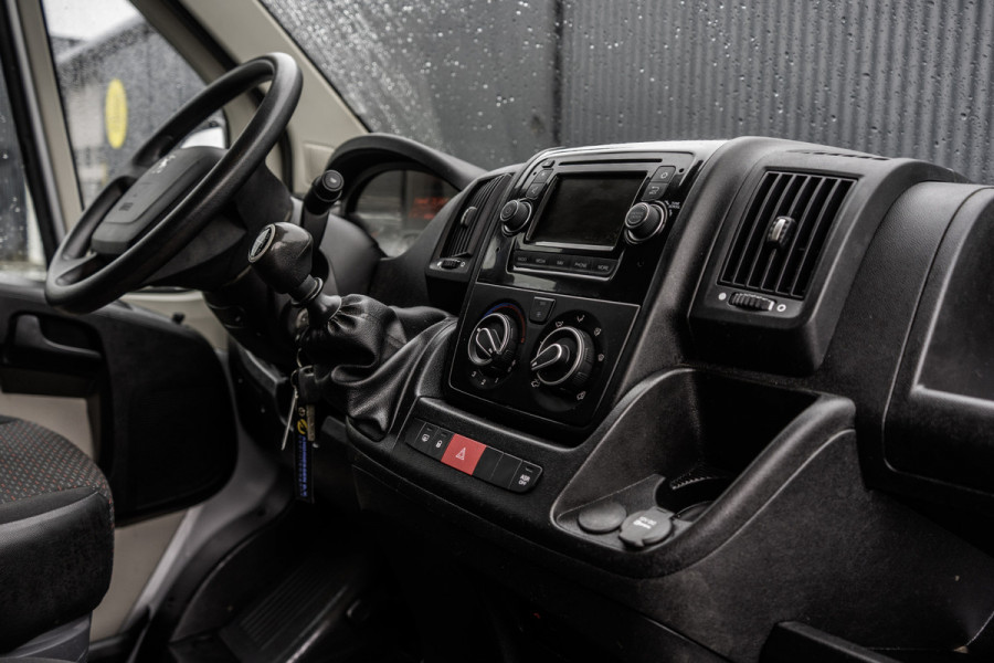Peugeot Boxer 330 BlueHDI | L2H2 | Imperiaal | Ladder | Camera | Navi | Cruise | Airco | Euro 6