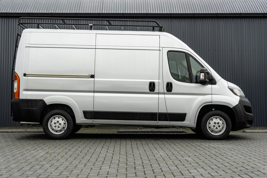 Peugeot Boxer 330 BlueHDI | L2H2 | Imperiaal | Ladder | Camera | Navi | Cruise | Airco | Euro 6