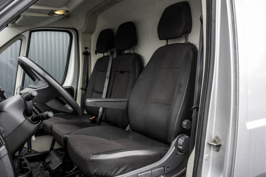Peugeot Boxer 330 BlueHDI | L2H2 | Imperiaal | Ladder | Camera | Navi | Cruise | Airco | Euro 6