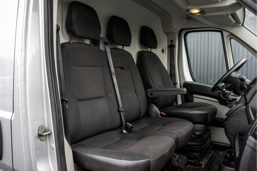 Peugeot Boxer 330 BlueHDI | L2H2 | Imperiaal | Ladder | Camera | Navi | Cruise | Airco | Euro 6