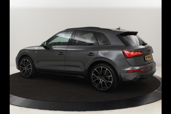 Audi Q5 55 TFSIe S edition | Panoramadak | 360 Camera | Massage | Adaptive cruise | Bang & Olufsen | Luchtvering | Head-Up | Achterbankverwarming | Carplay | Trekhaak | Stuurverwarming | Matrix LED | PHEV | Plug In