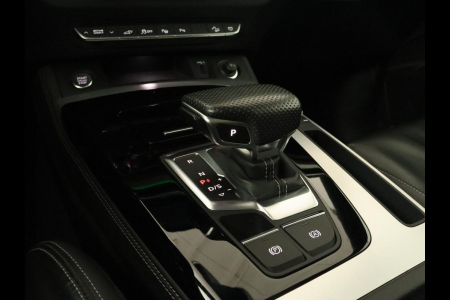 Audi Q5 55 TFSIe S edition | Panoramadak | 360 Camera | Massage | Adaptive cruise | Bang & Olufsen | Luchtvering | Head-Up | Achterbankverwarming | Carplay | Trekhaak | Stuurverwarming | Matrix LED | PHEV | Plug In