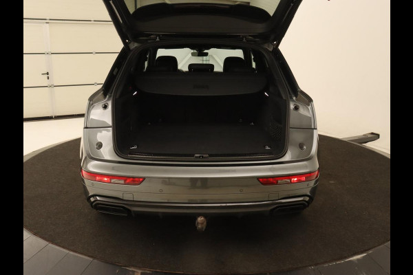 Audi Q5 55 TFSIe S edition | Panoramadak | 360 Camera | Massage | Adaptive cruise | Bang & Olufsen | Luchtvering | Head-Up | Achterbankverwarming | Carplay | Trekhaak | Stuurverwarming | Matrix LED | PHEV | Plug In
