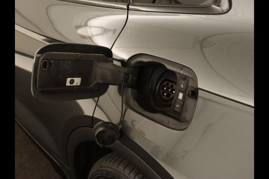 Audi Q5 55 TFSIe S edition | Panoramadak | 360 Camera | Massage | Adaptive cruise | Bang & Olufsen | Luchtvering | Head-Up | Achterbankverwarming | Carplay | Trekhaak | Stuurverwarming | Matrix LED | PHEV | Plug In
